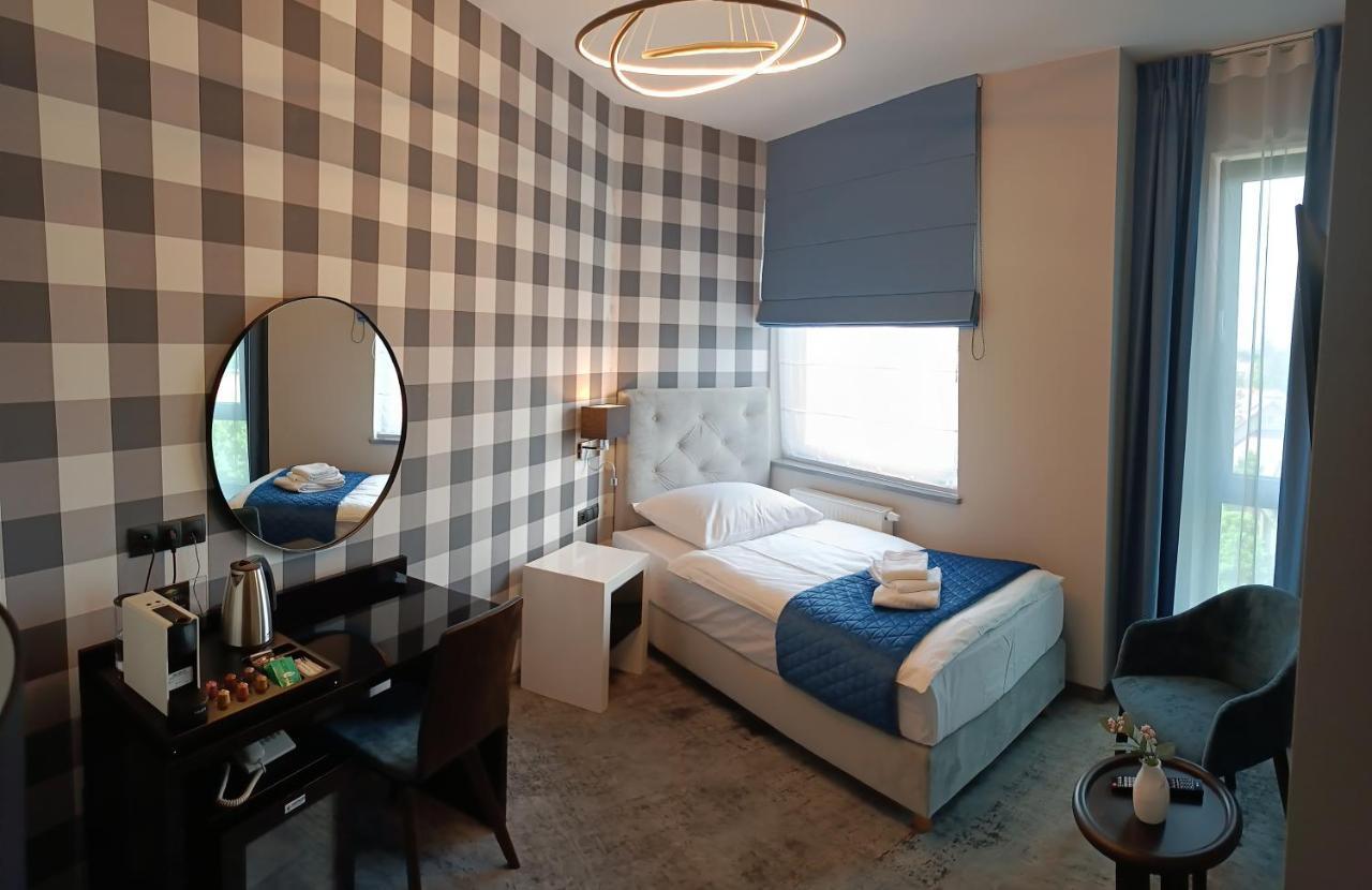 Hotel Sanova Ярослав Экстерьер фото