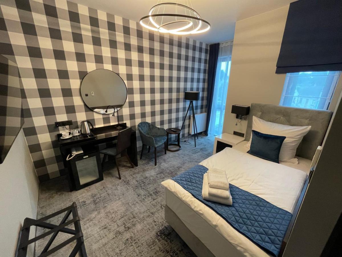 Hotel Sanova Ярослав Экстерьер фото