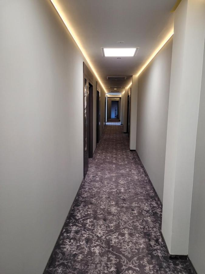 Hotel Sanova Ярослав Экстерьер фото