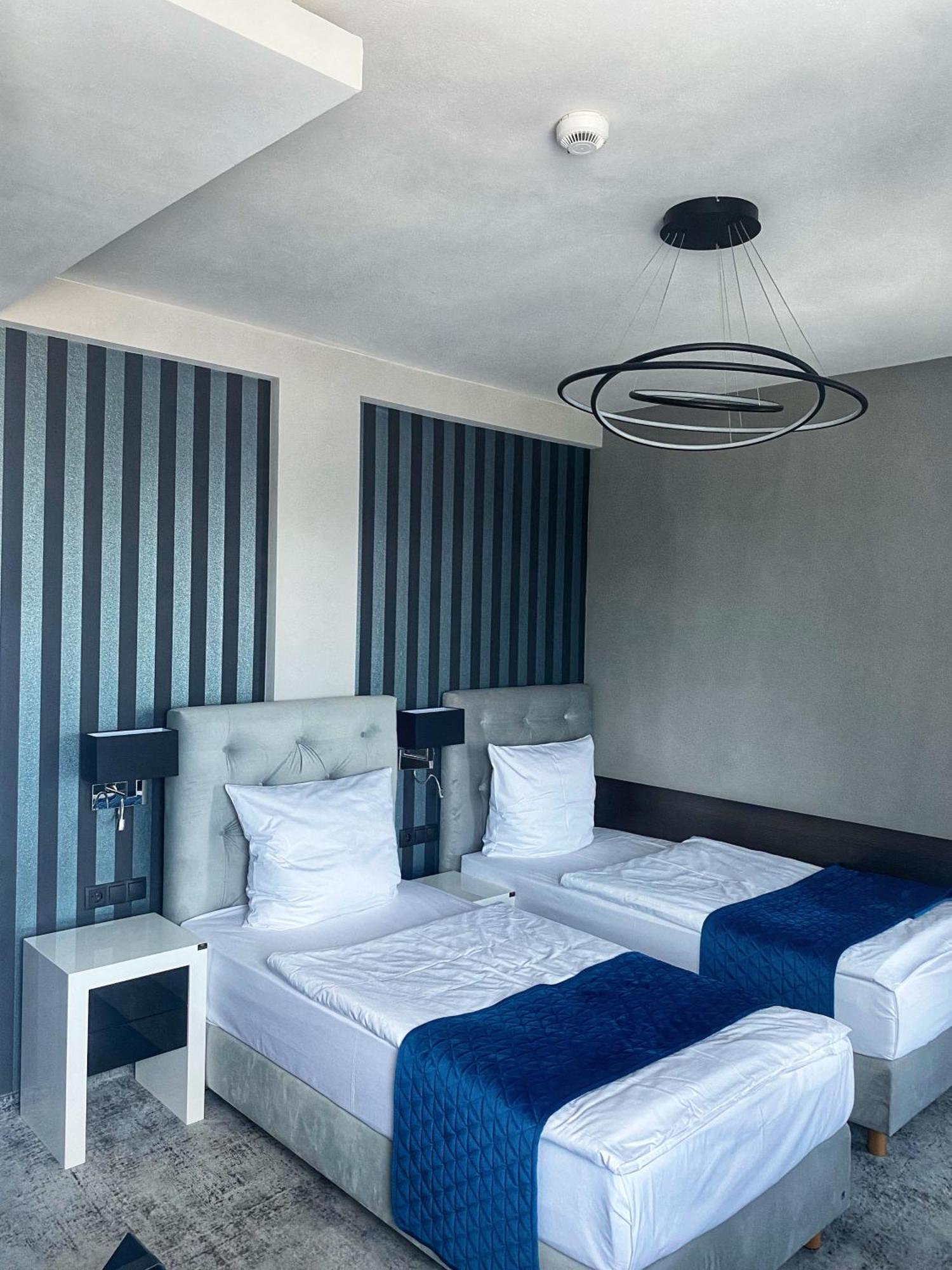 Hotel Sanova Ярослав Экстерьер фото