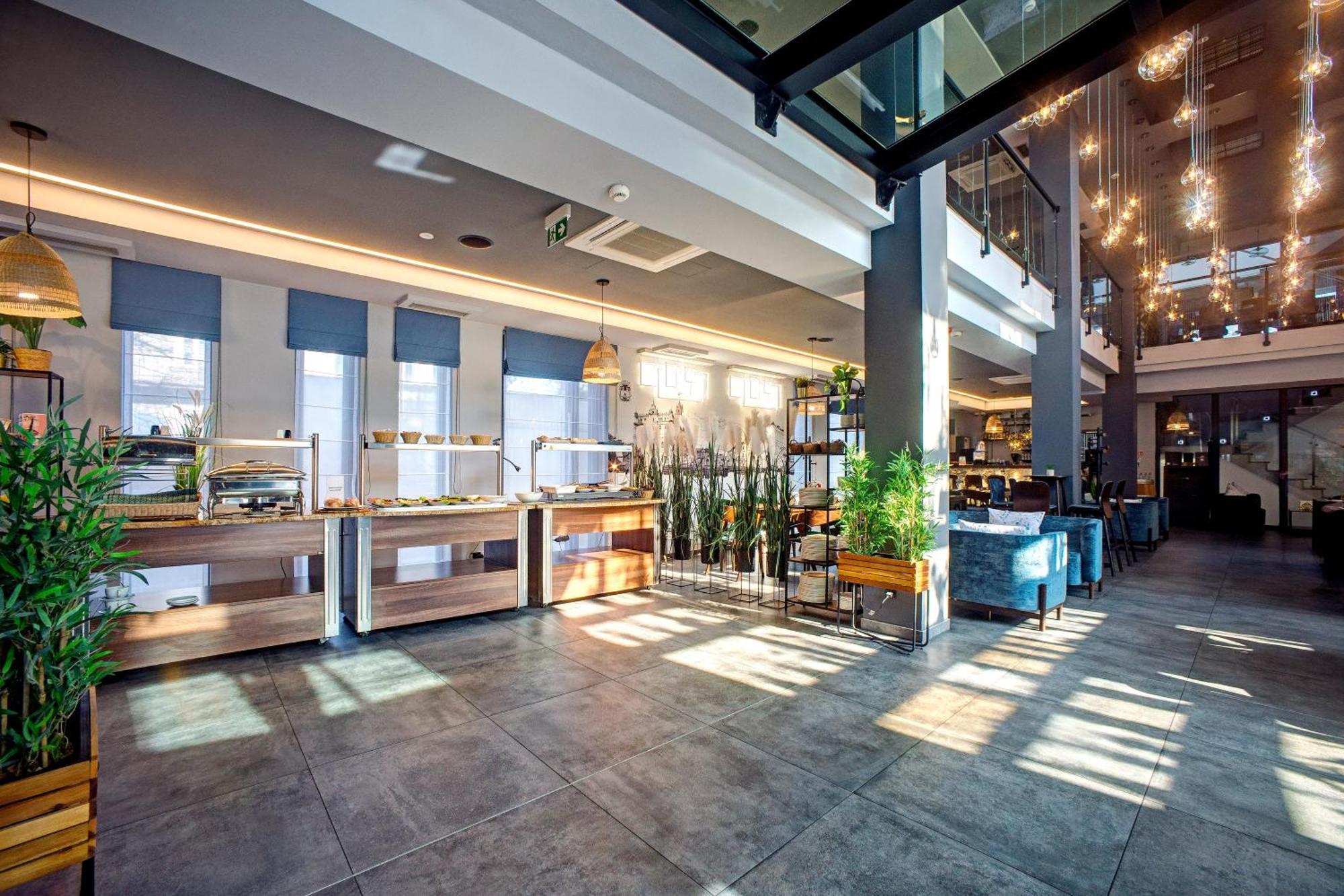 Hotel Sanova Ярослав Экстерьер фото