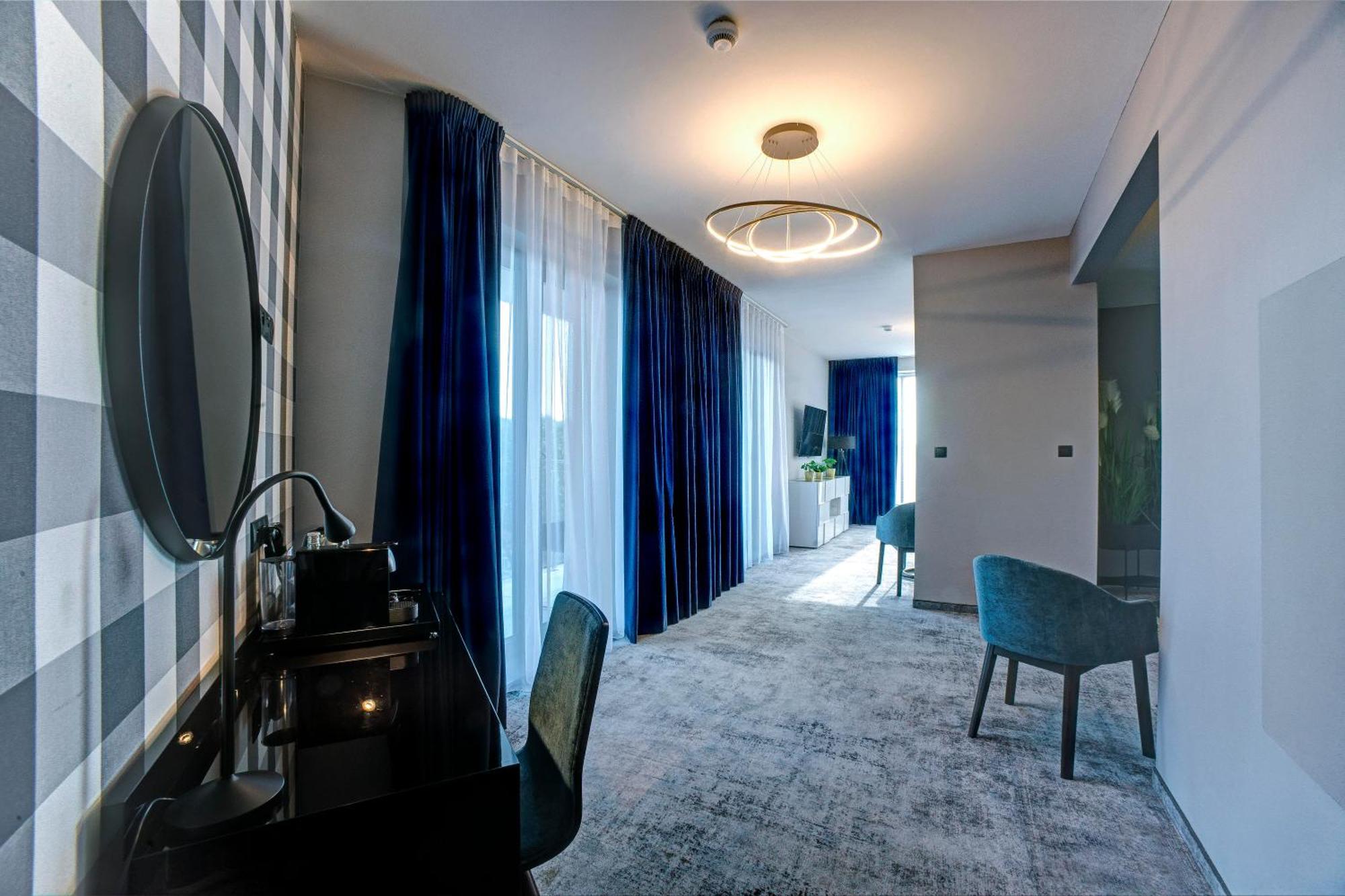 Hotel Sanova Ярослав Экстерьер фото