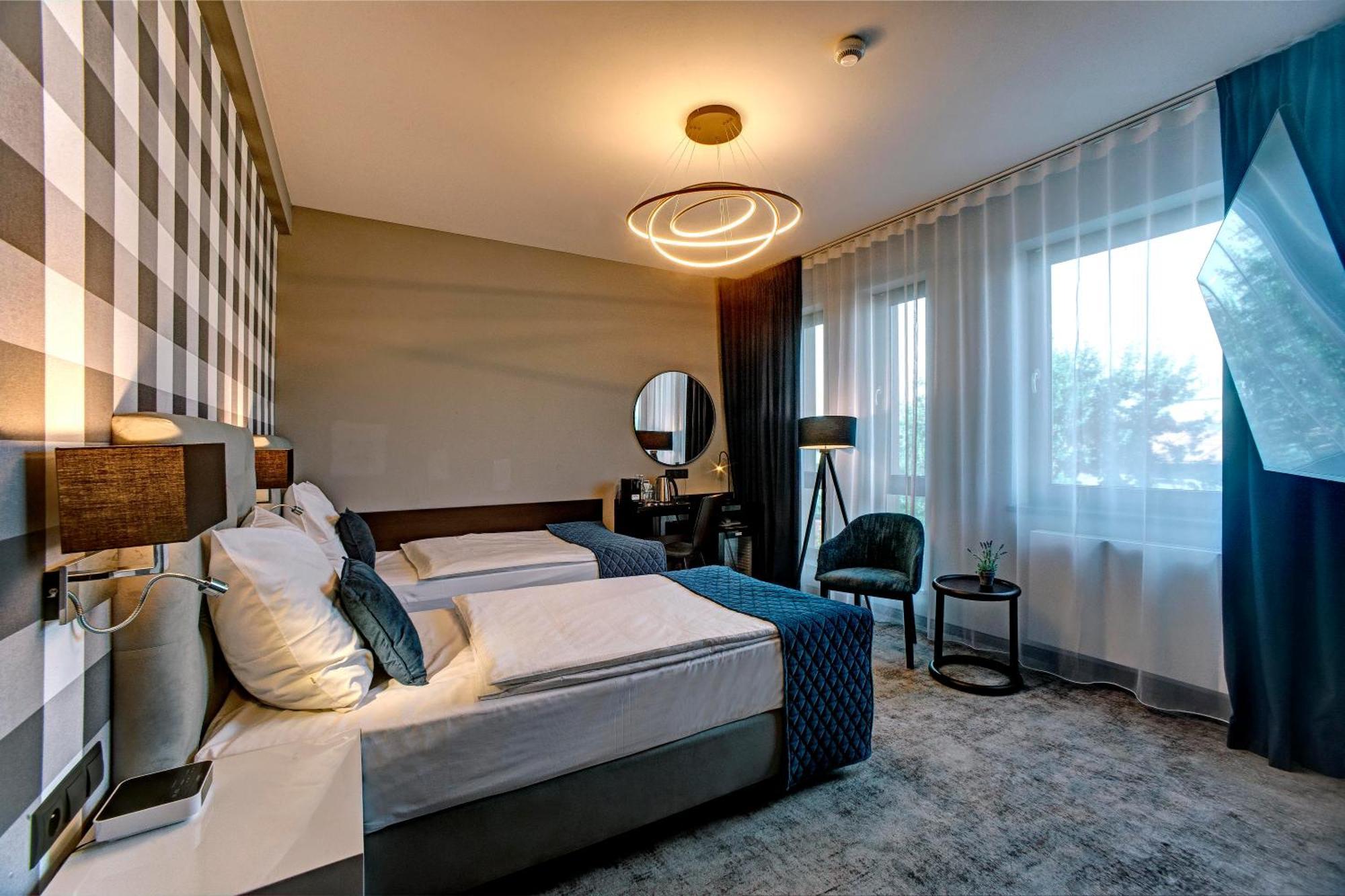 Hotel Sanova Ярослав Экстерьер фото